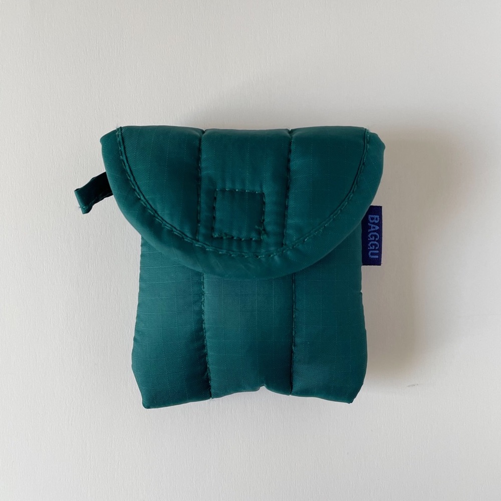 ❌sold❌Baggu Malachite Puffy Earbuds Case